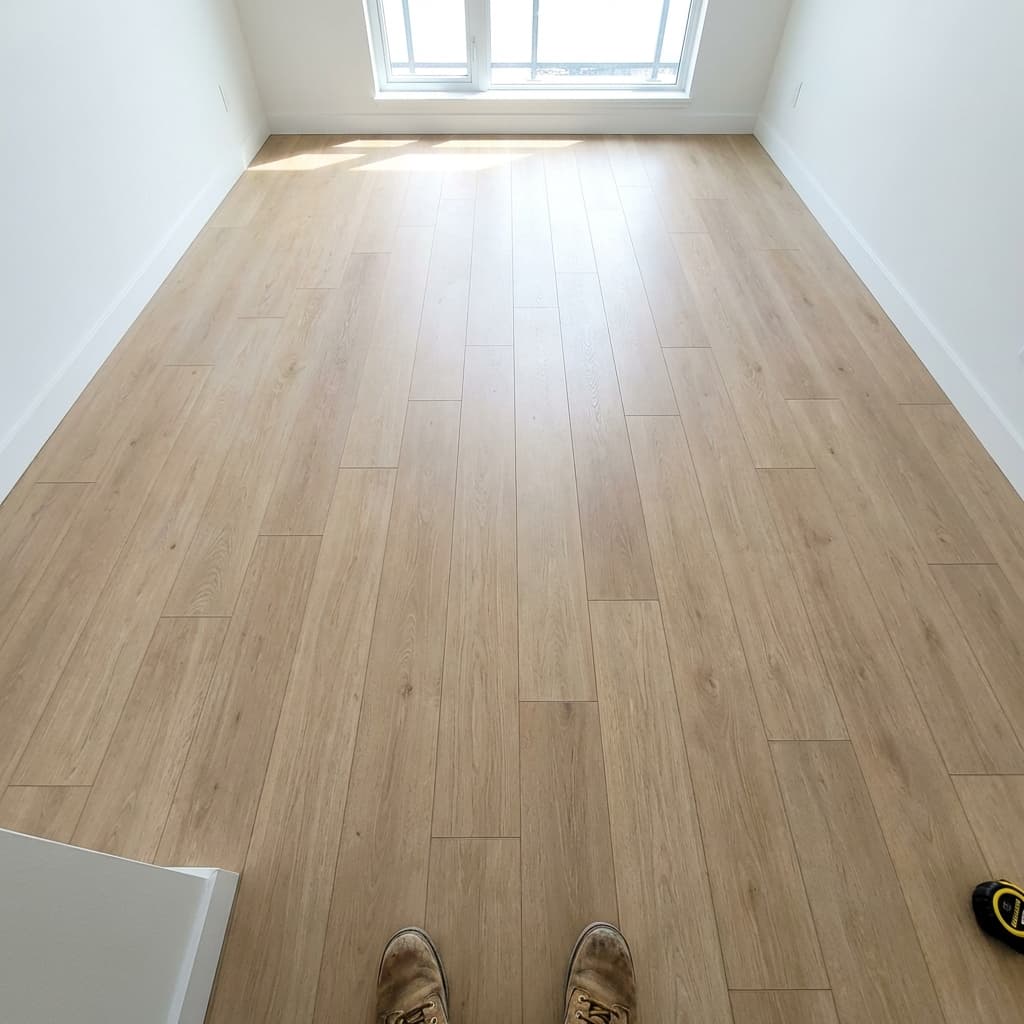 Pose parquet finitions propre